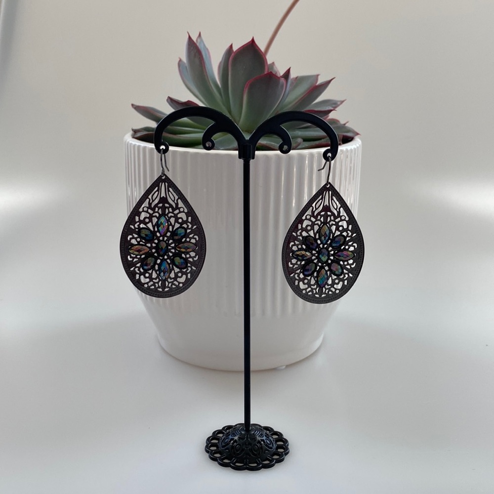 Avon DreamCatcher Inspired Dangle Earrinvs